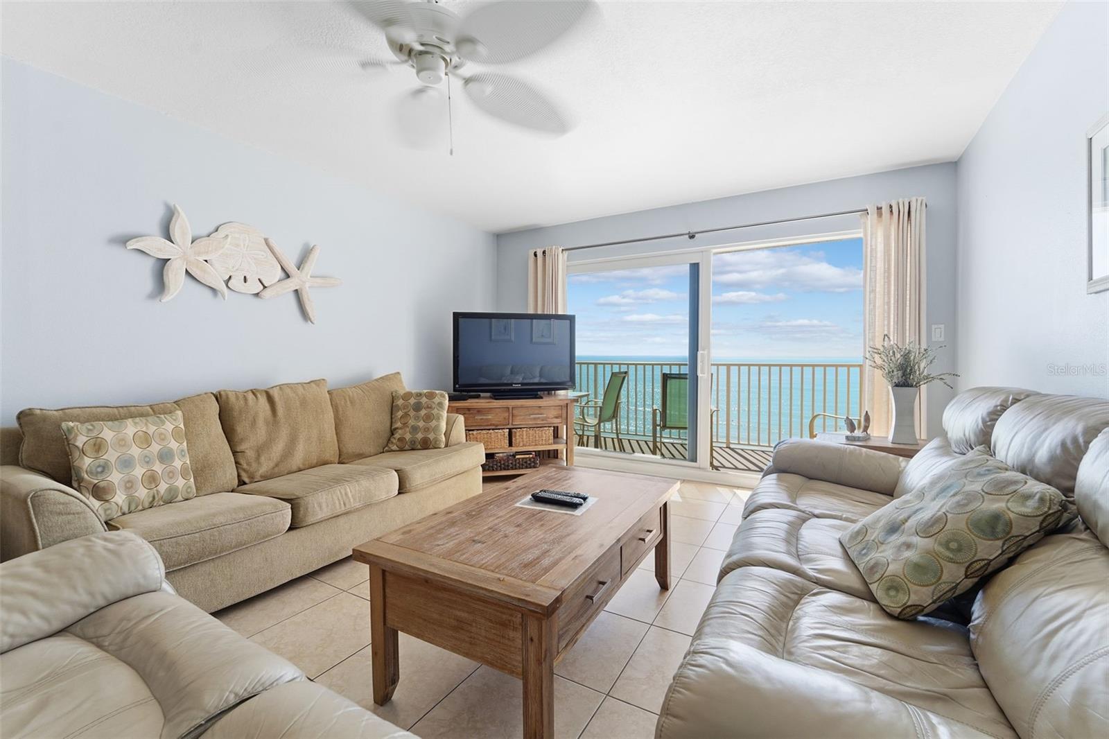 Image 3 of 28 For 17140 Gulf Boulevard 611