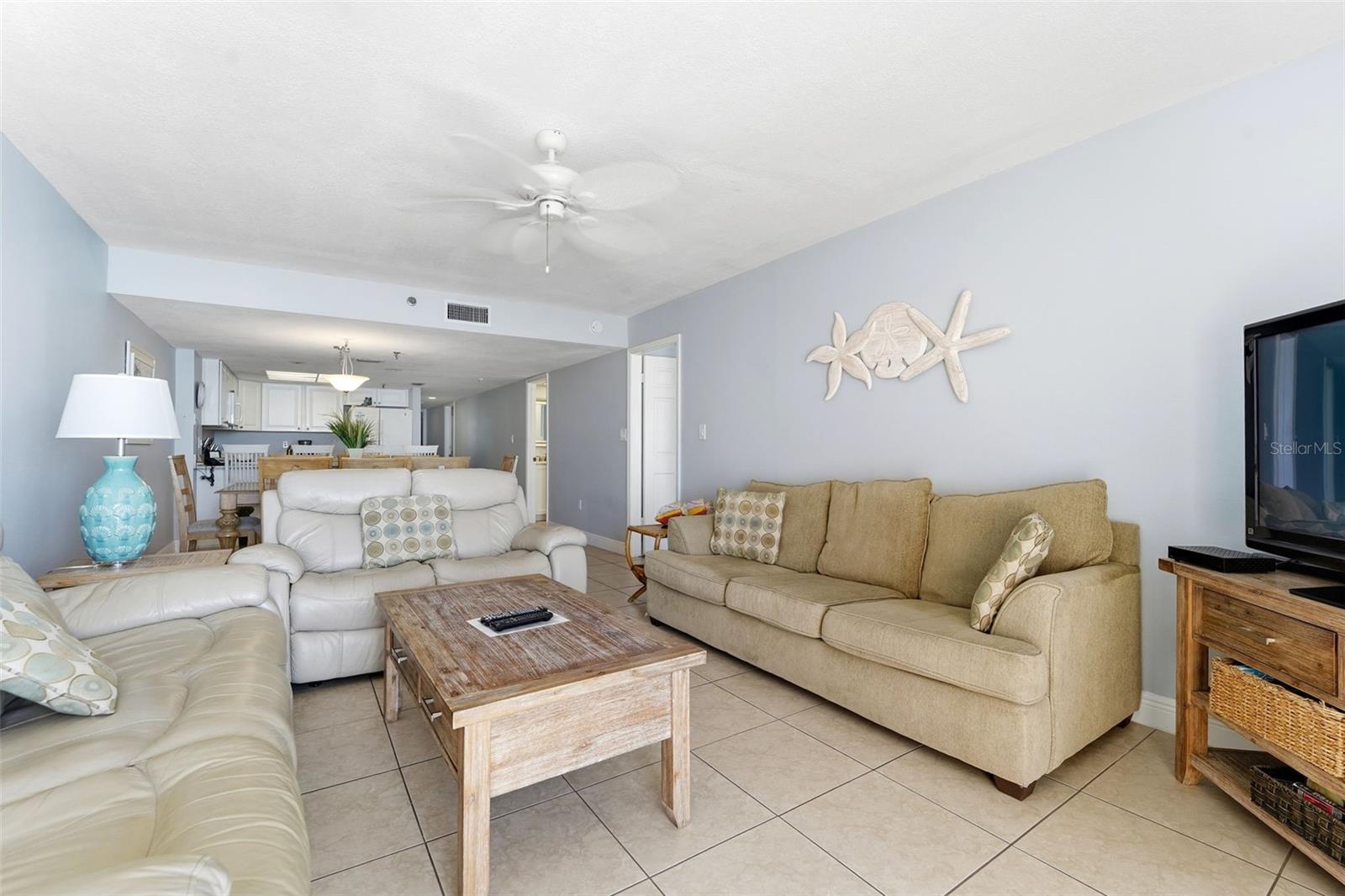 Image 4 of 28 For 17140 Gulf Boulevard 611