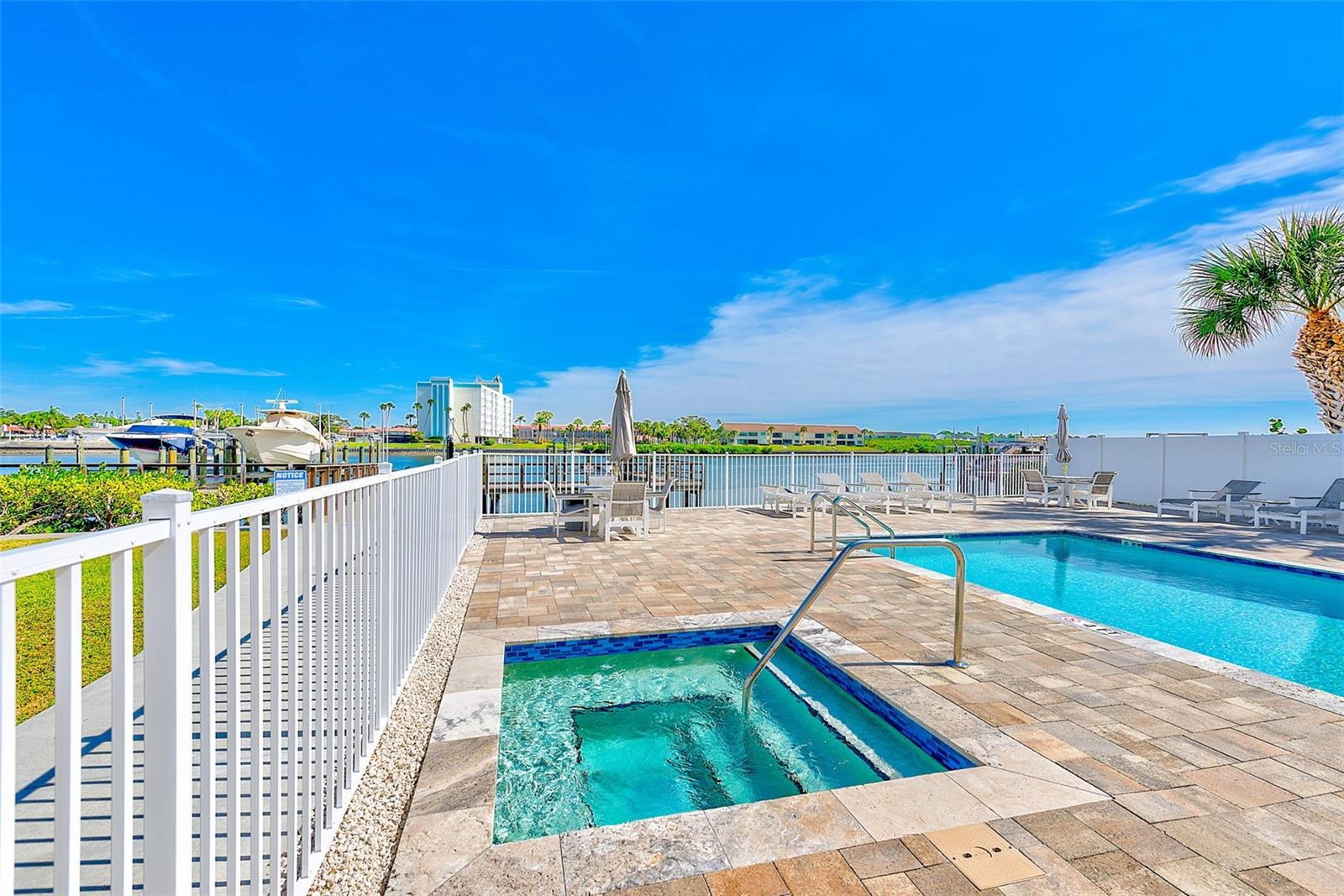 Image 18 of 45 For 20001 Gulf Boulevard 301