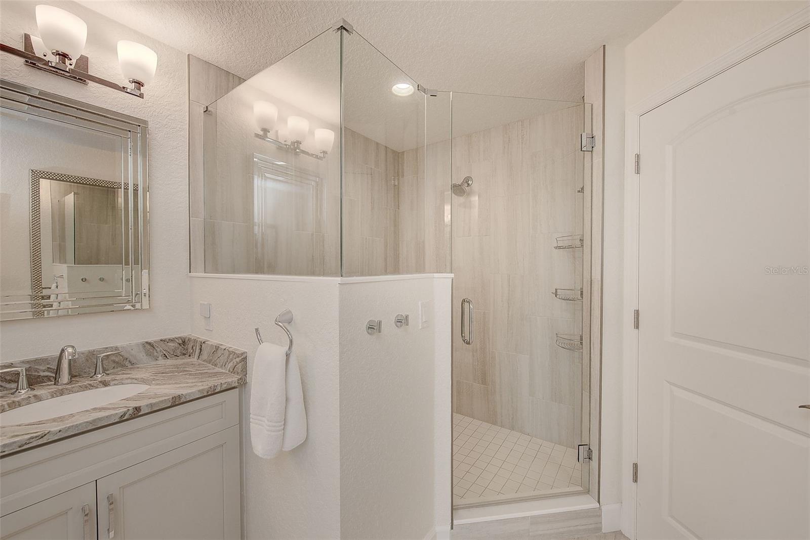 Image 25 of 45 For 20001 Gulf Boulevard 301