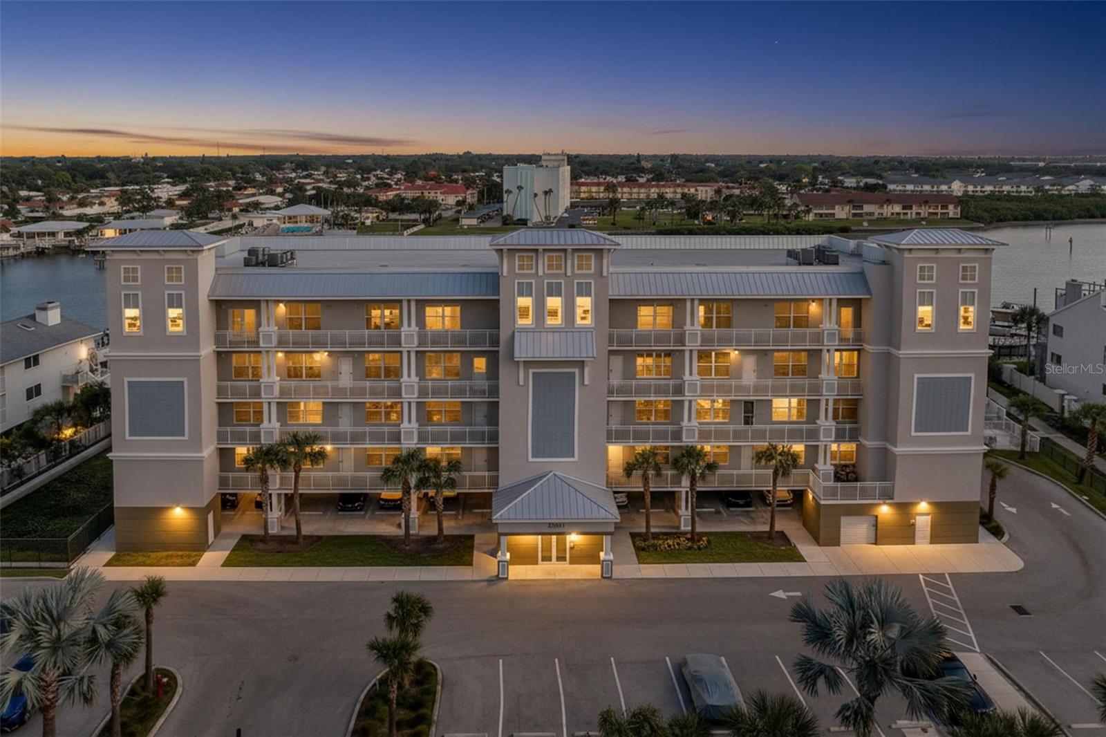 Image 43 of 45 For 20001 Gulf Boulevard 301