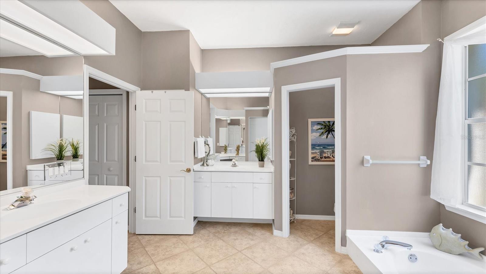 Image 24 of 56 For 6308 Thorndon Circle