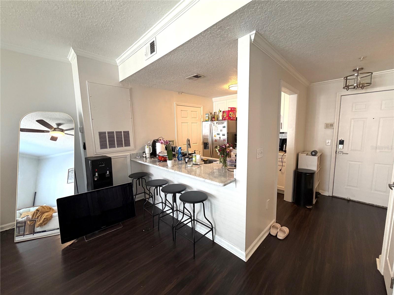 Image 7 of 24 For 800 Dakota Avenue 308