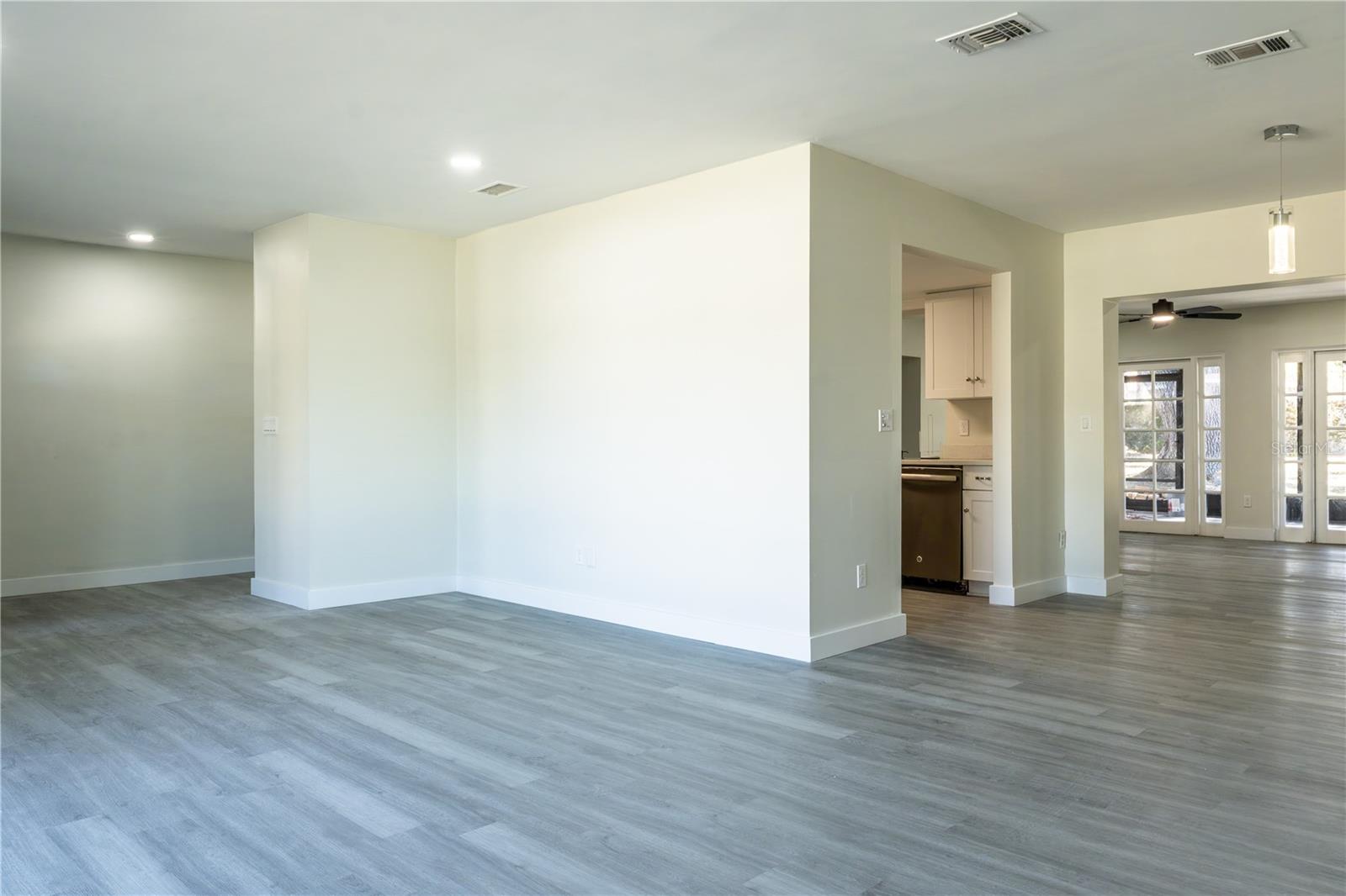 Image 10 of 24 For 9209 Kingsridge Drive