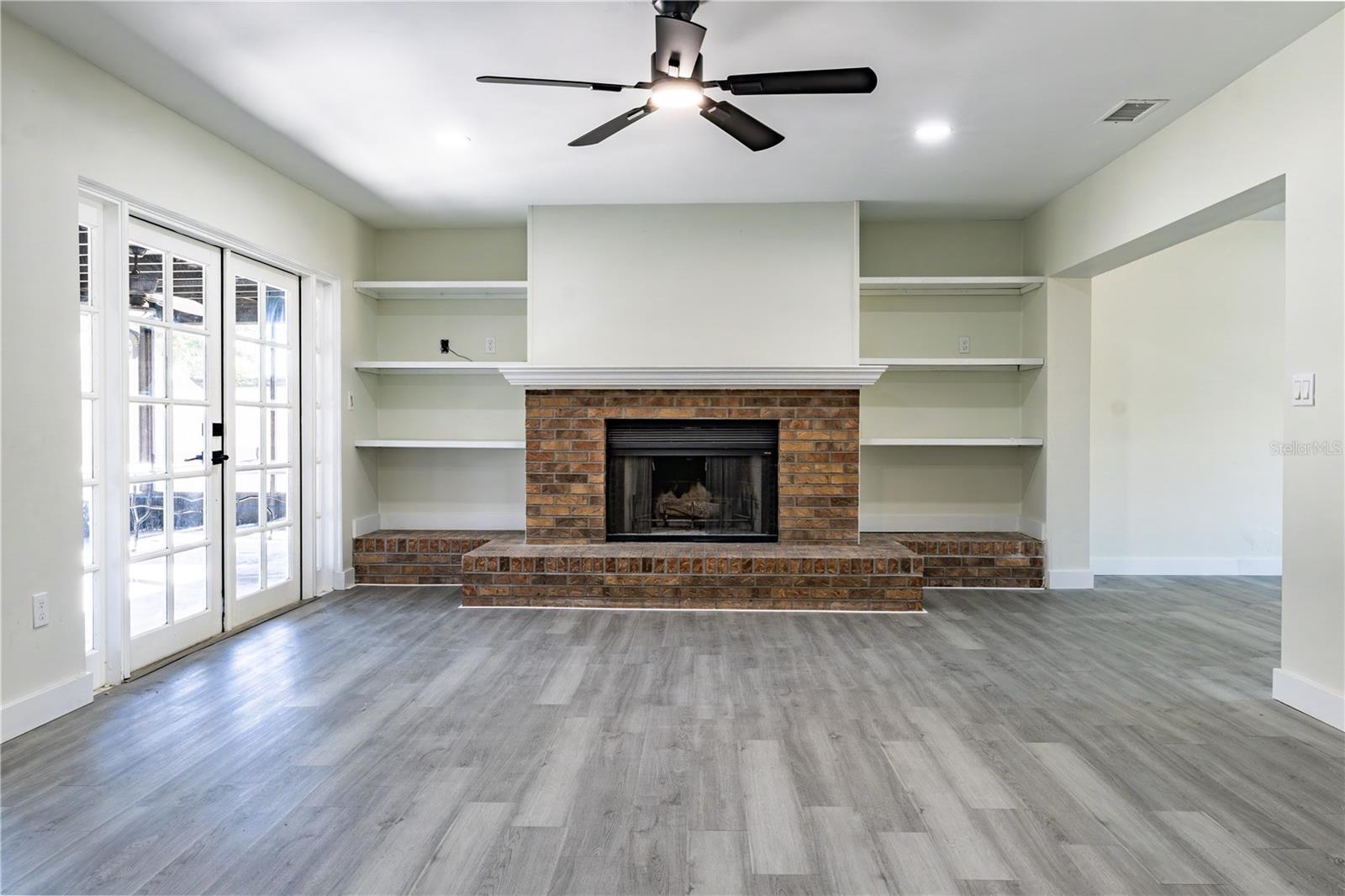 Image 3 of 24 For 9209 Kingsridge Drive