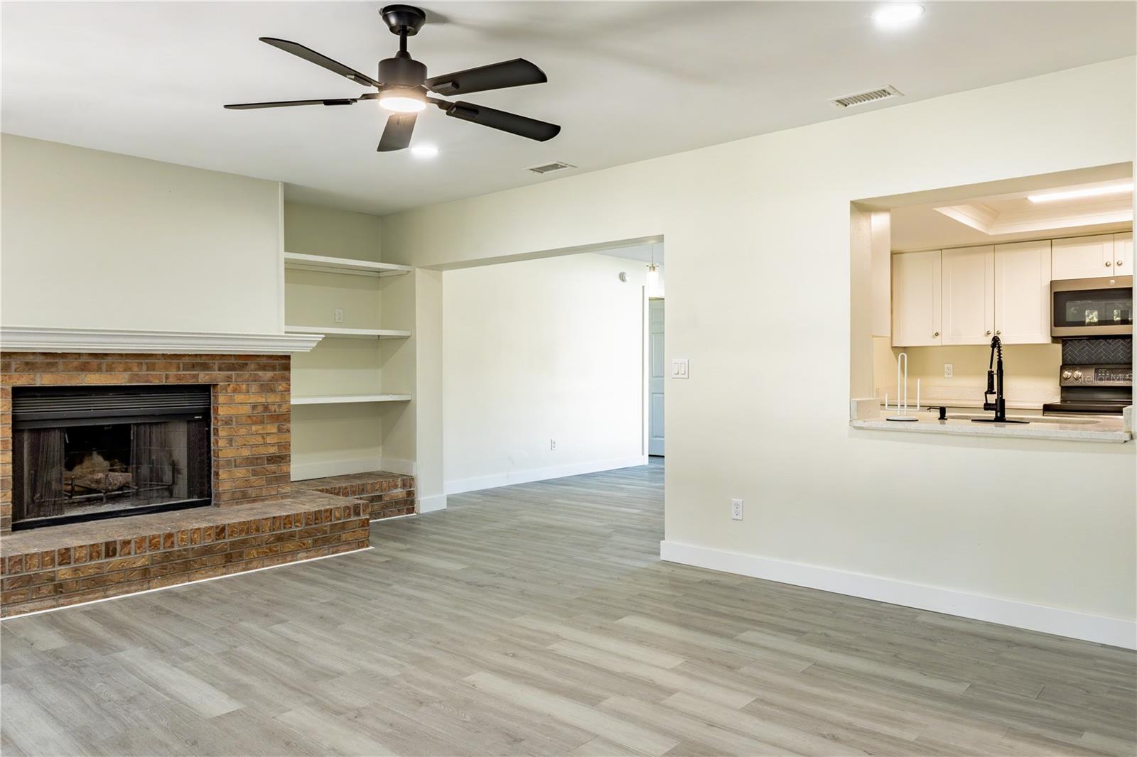 Image 5 of 24 For 9209 Kingsridge Drive