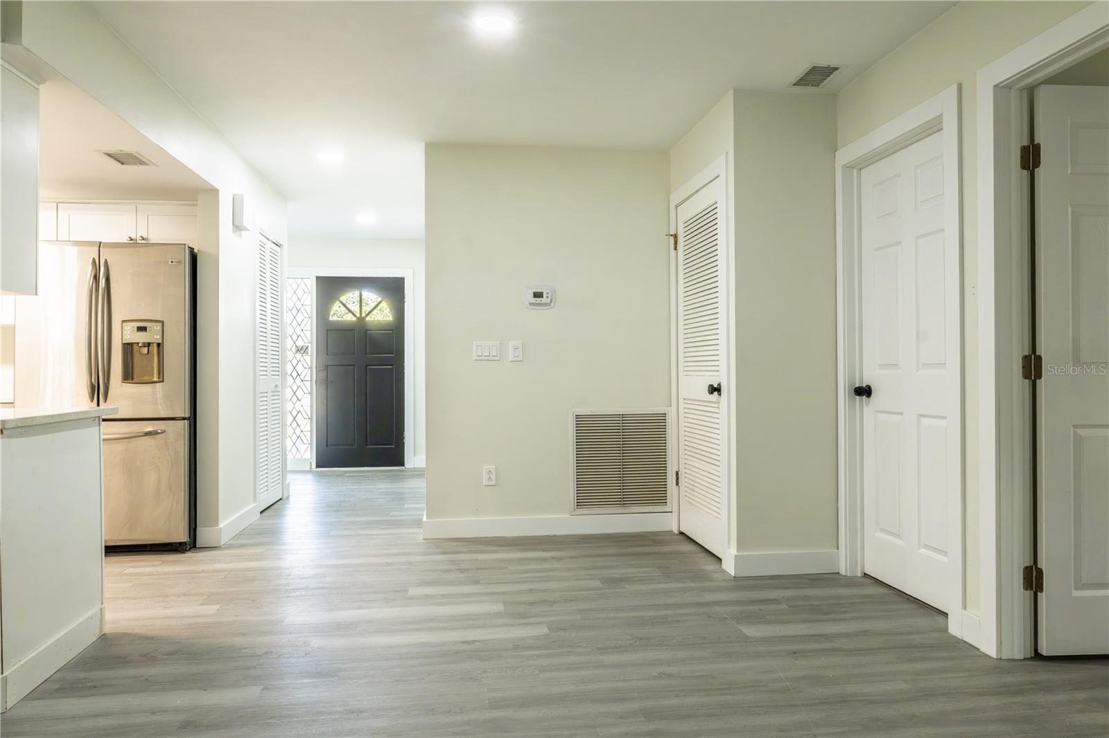 Image 6 of 24 For 9209 Kingsridge Drive