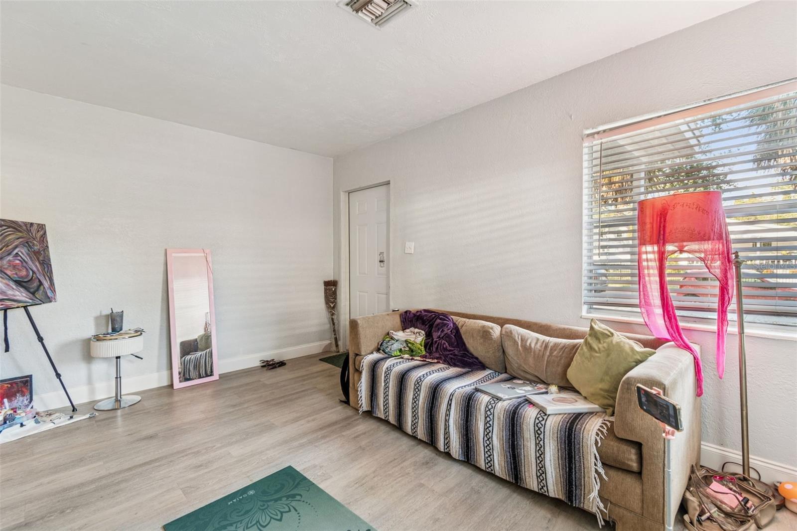 Image 10 of 38 For 610 16th Avenue S