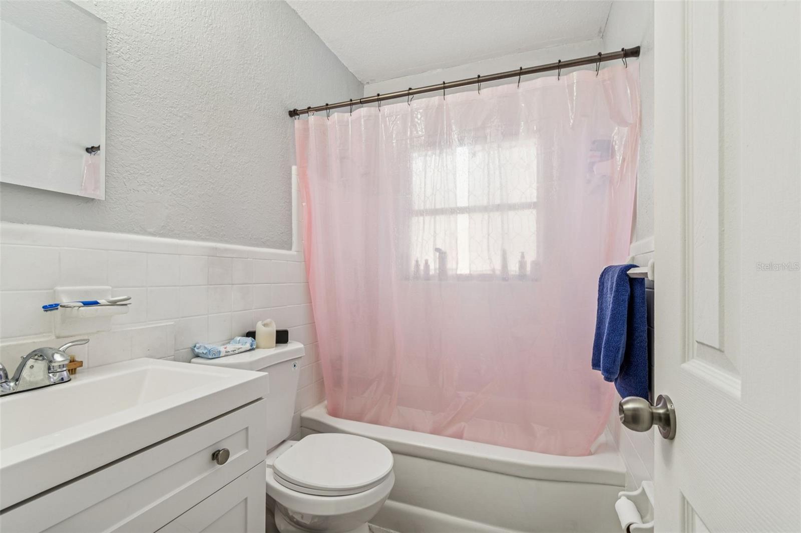 Image 16 of 38 For 610 16th Avenue S