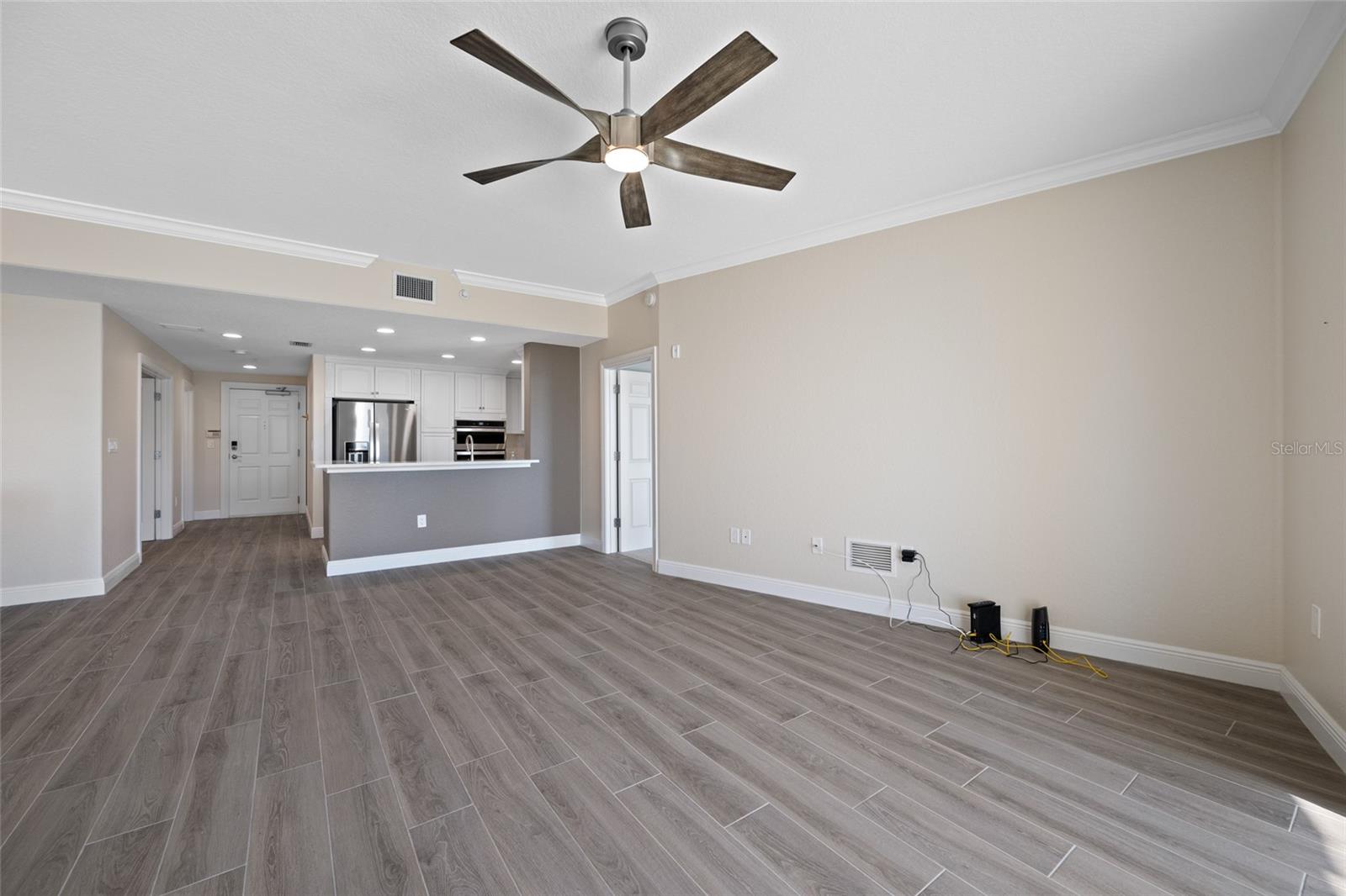 Image 59 of 98 For 700 Osceola Avenue 606