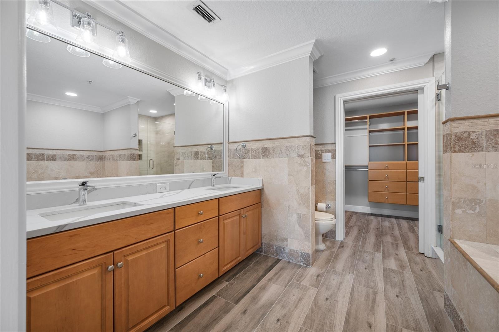 Image 77 of 98 For 700 Osceola Avenue 606