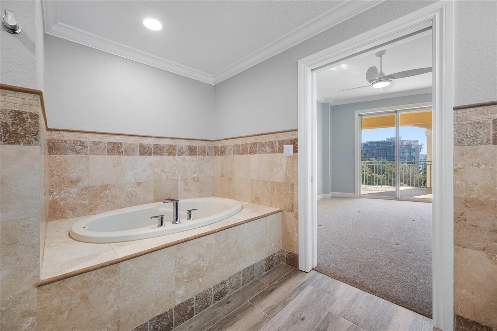 Image 78 of 98 For 700 Osceola Avenue 606