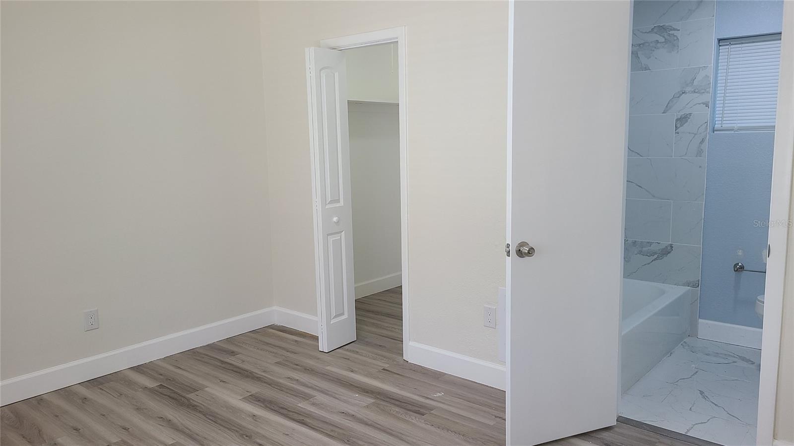 Image 14 of 17 For 106 Chesapeake Avenue C