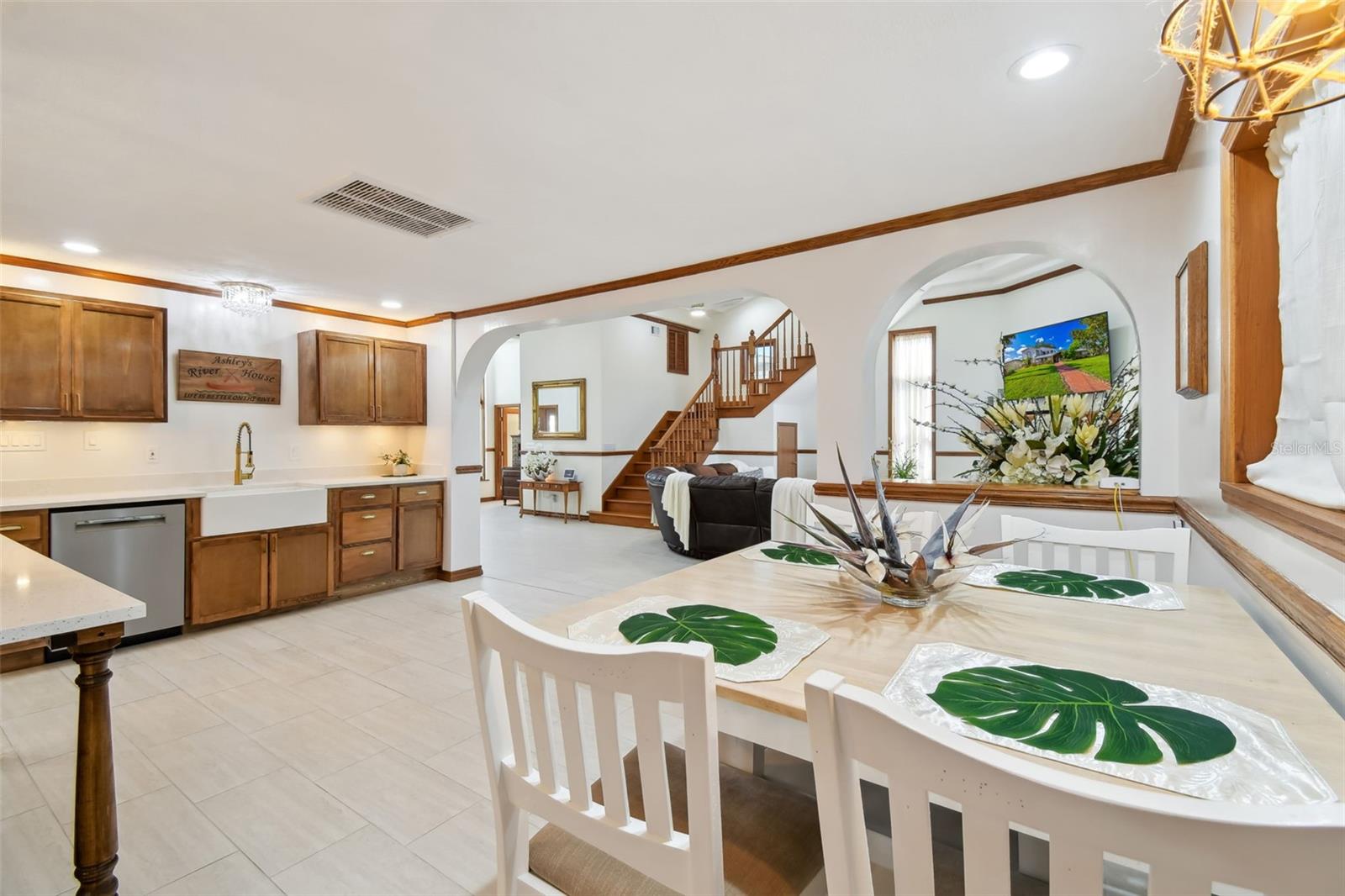 Image 11 of 86 For 6128 Oak Ridge Avenue