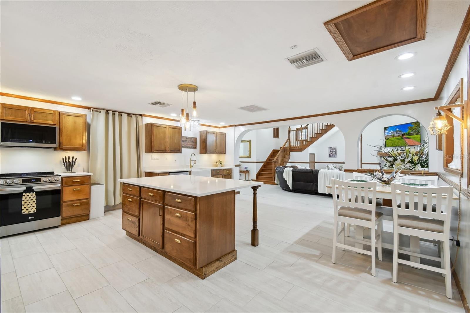 Image 12 of 86 For 6128 Oak Ridge Avenue