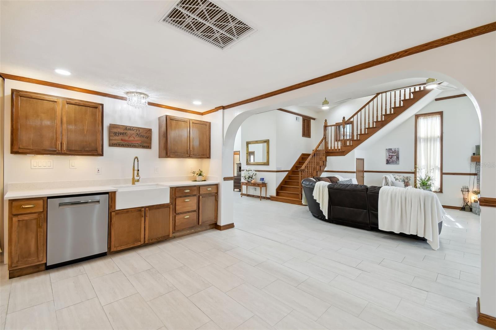 Image 13 of 86 For 6128 Oak Ridge Avenue