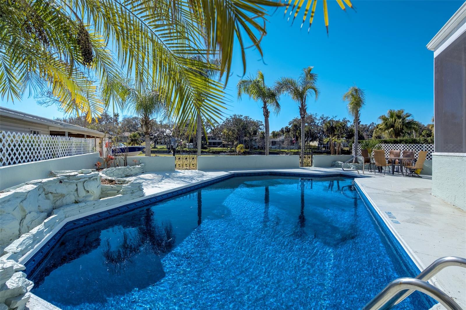 Image 2 of 86 For 6128 Oak Ridge Avenue