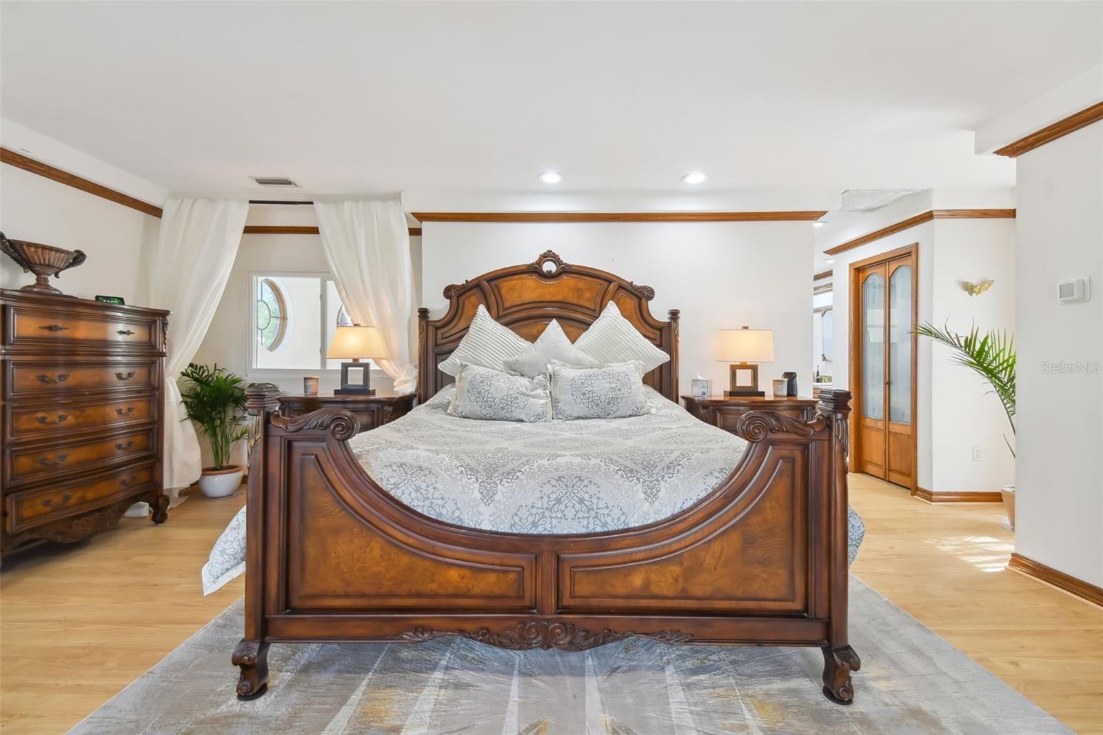 Image 26 of 86 For 6128 Oak Ridge Avenue