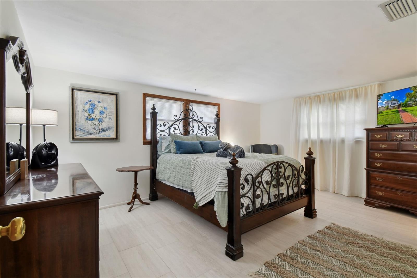 Image 35 of 86 For 6128 Oak Ridge Avenue