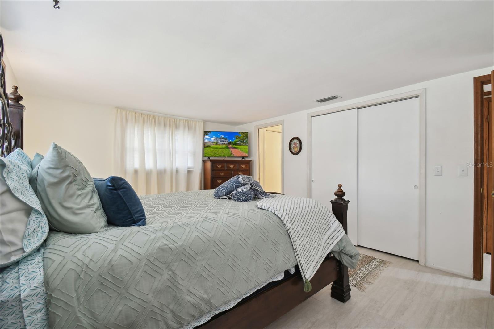 Image 36 of 86 For 6128 Oak Ridge Avenue