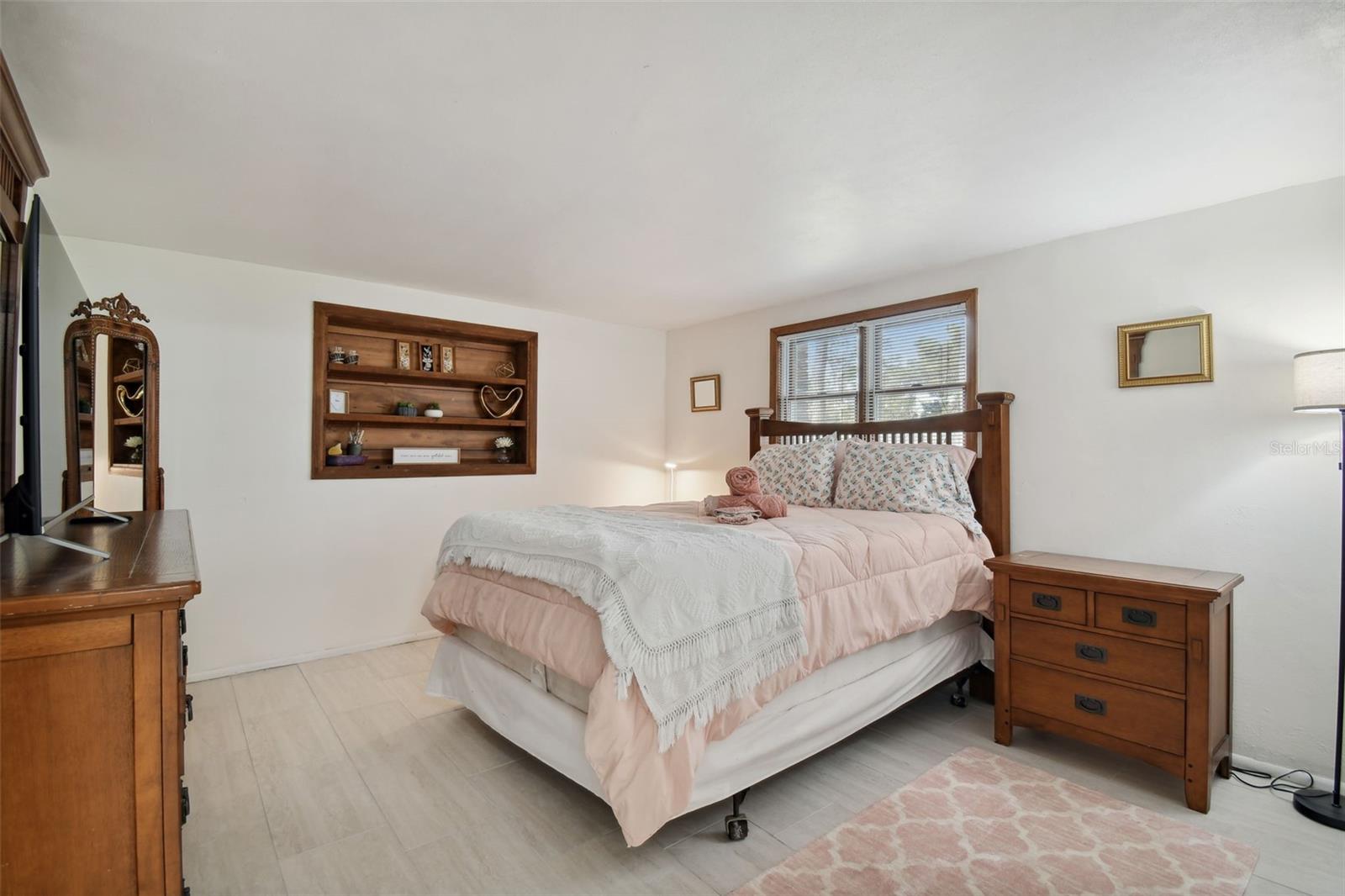 Image 42 of 86 For 6128 Oak Ridge Avenue