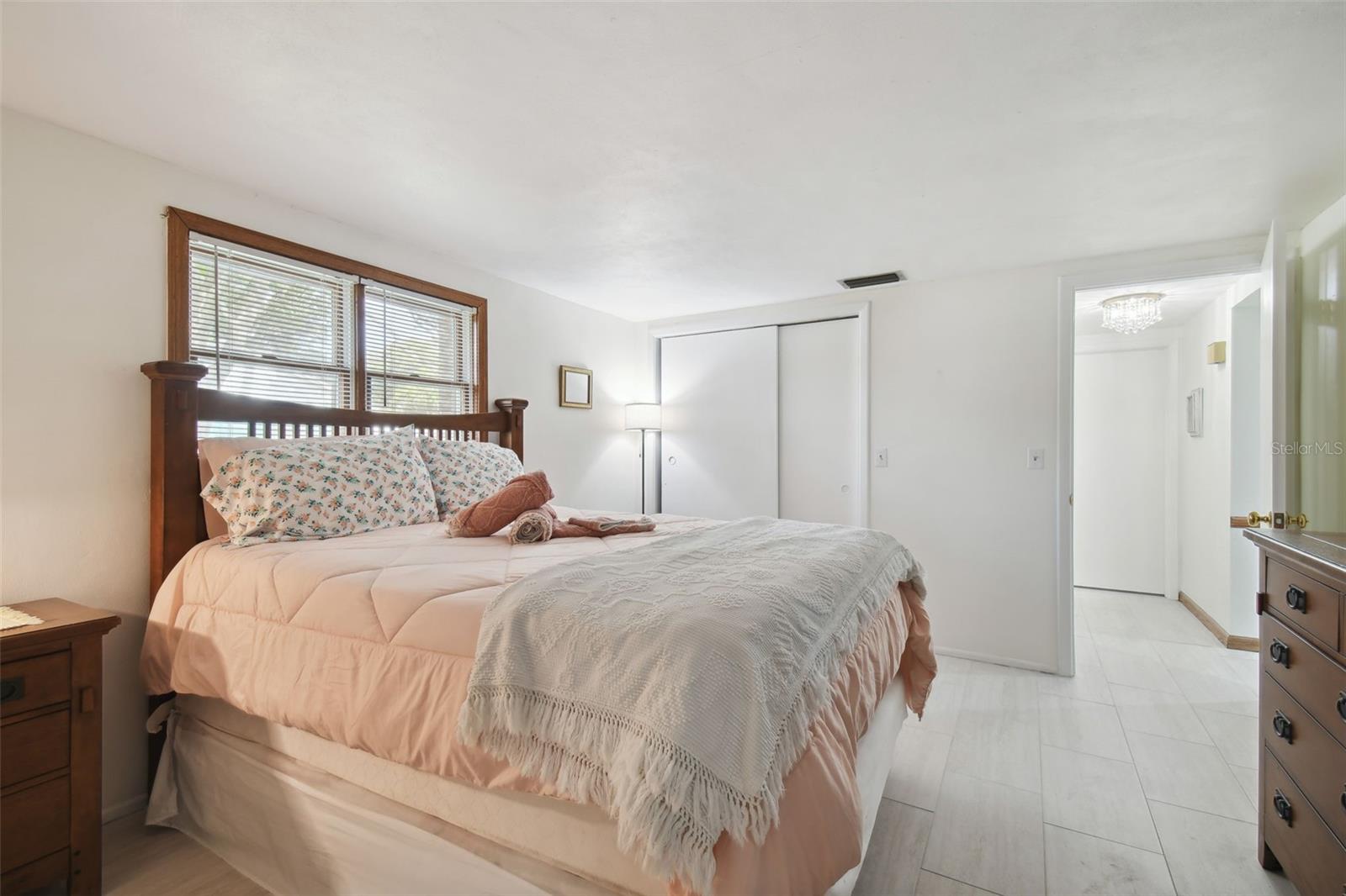 Image 43 of 86 For 6128 Oak Ridge Avenue