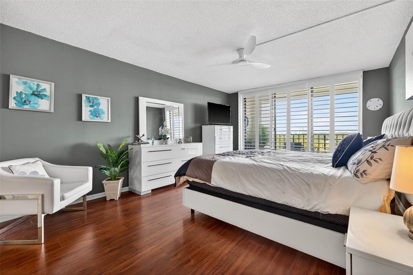 Image 12 of 30 For 220 Belleview Boulevard 804