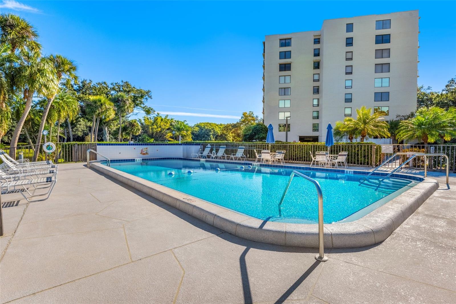 Image 22 of 30 For 220 Belleview Boulevard 804