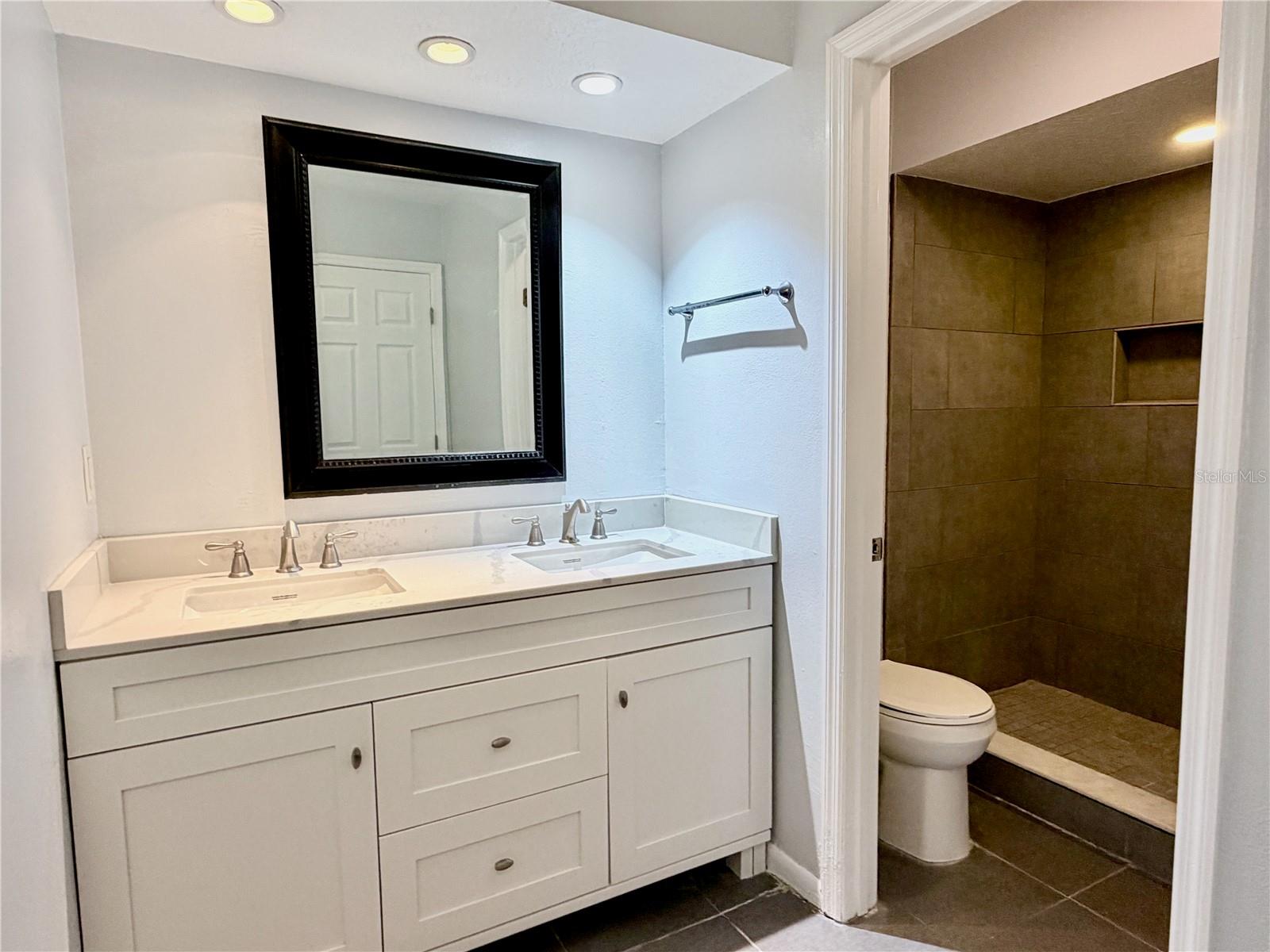 Image 30 of 34 For 2284 Oak Neck Road F