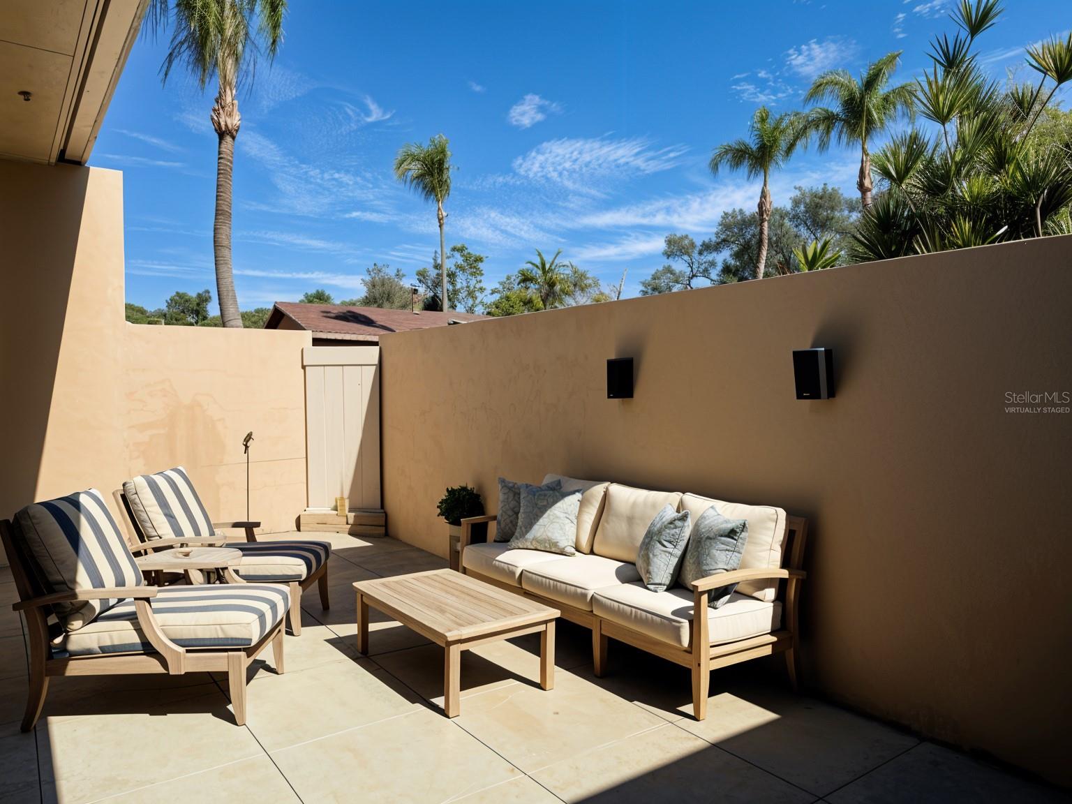 Image 4 of 34 For 2284 Oak Neck Road F