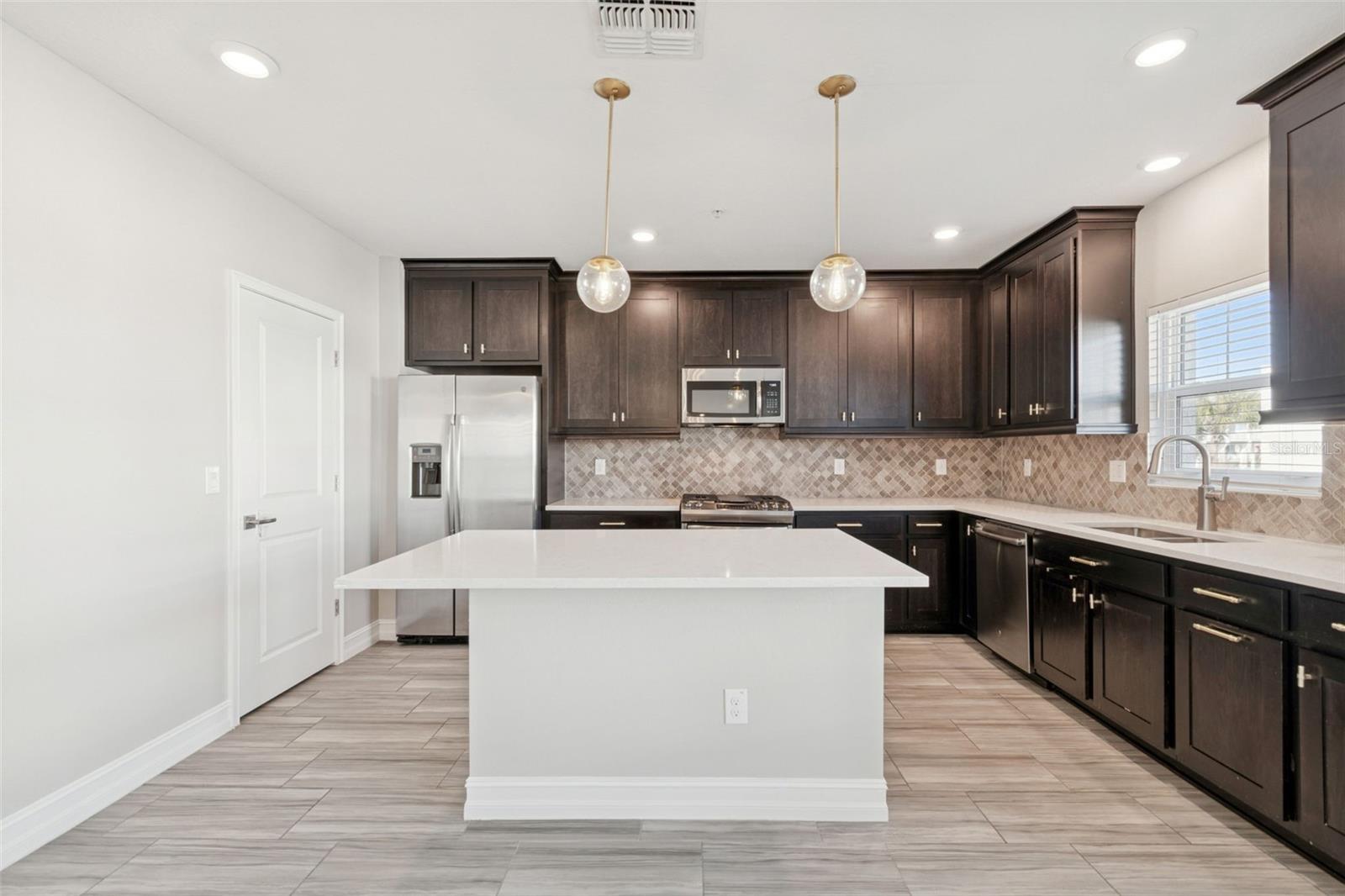 Image 23 of 61 For 4921 Paul Avenue 4