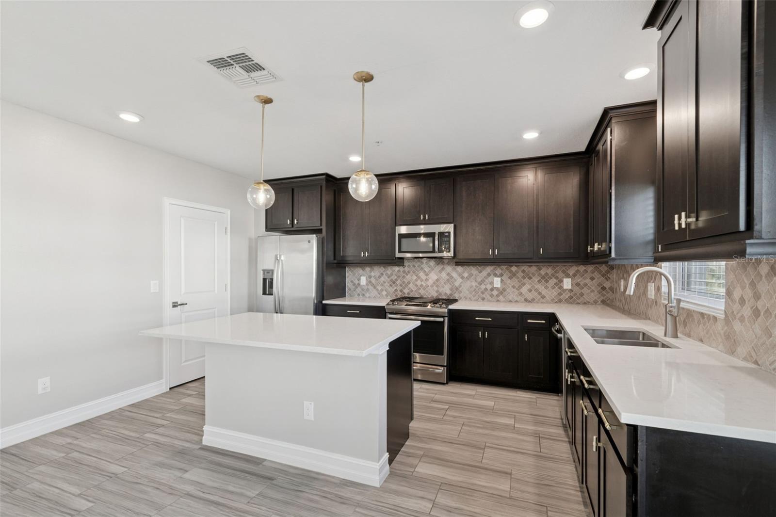 Image 24 of 61 For 4921 Paul Avenue 4