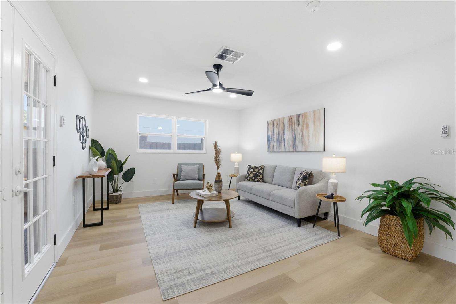 Image 18 of 38 For 4705 Cypress Tree Drive