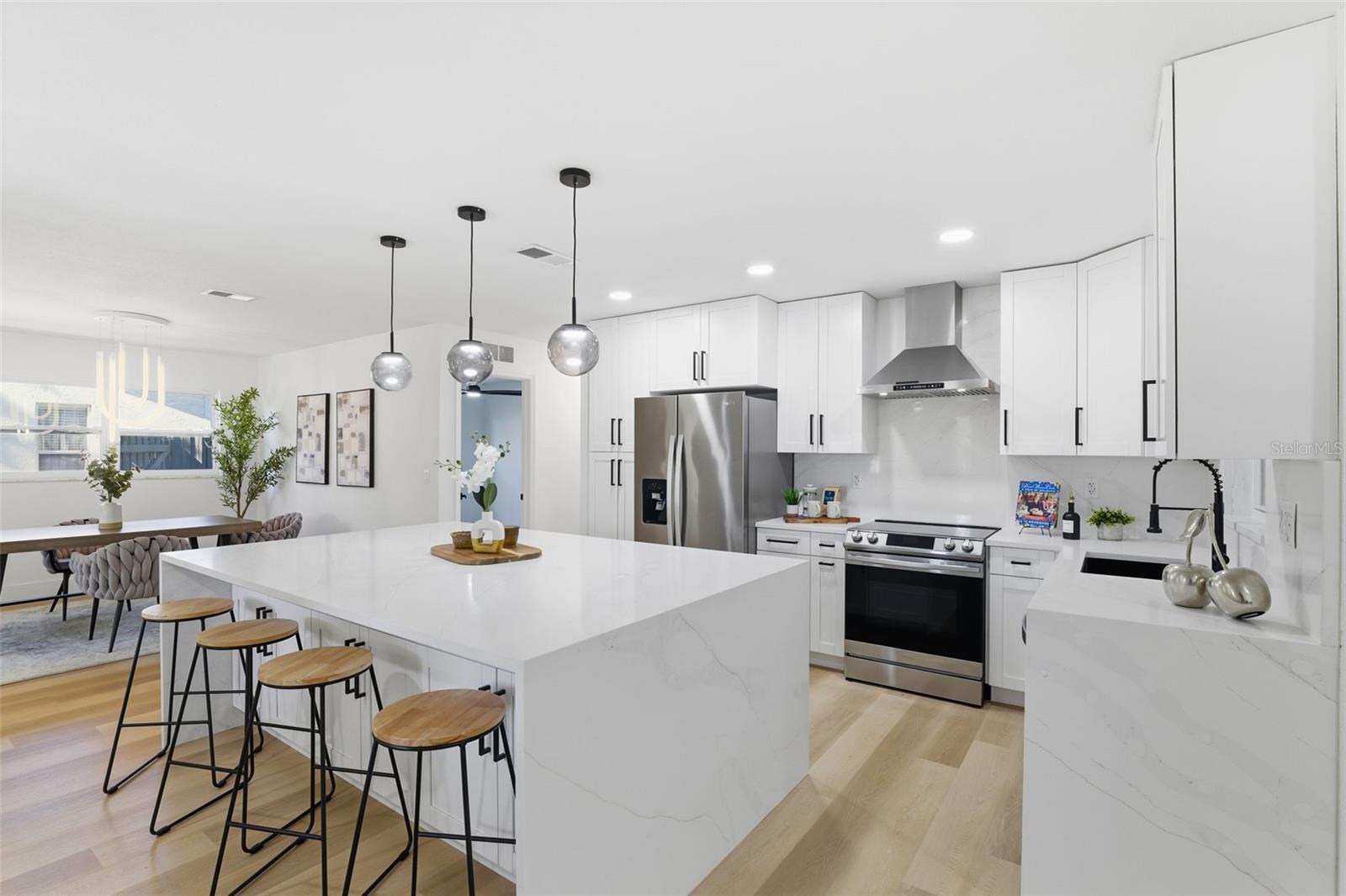 Image 4 of 38 For 4705 Cypress Tree Drive