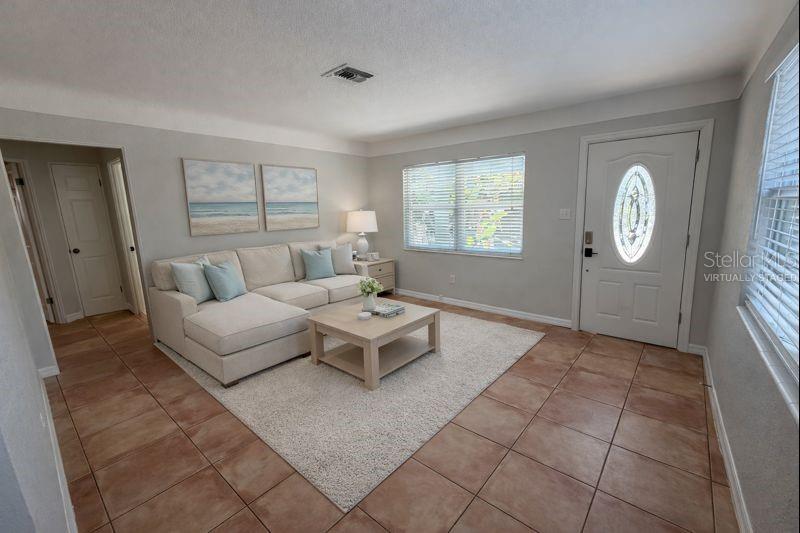 Image 3 of 20 For 5721 10th Avenue N