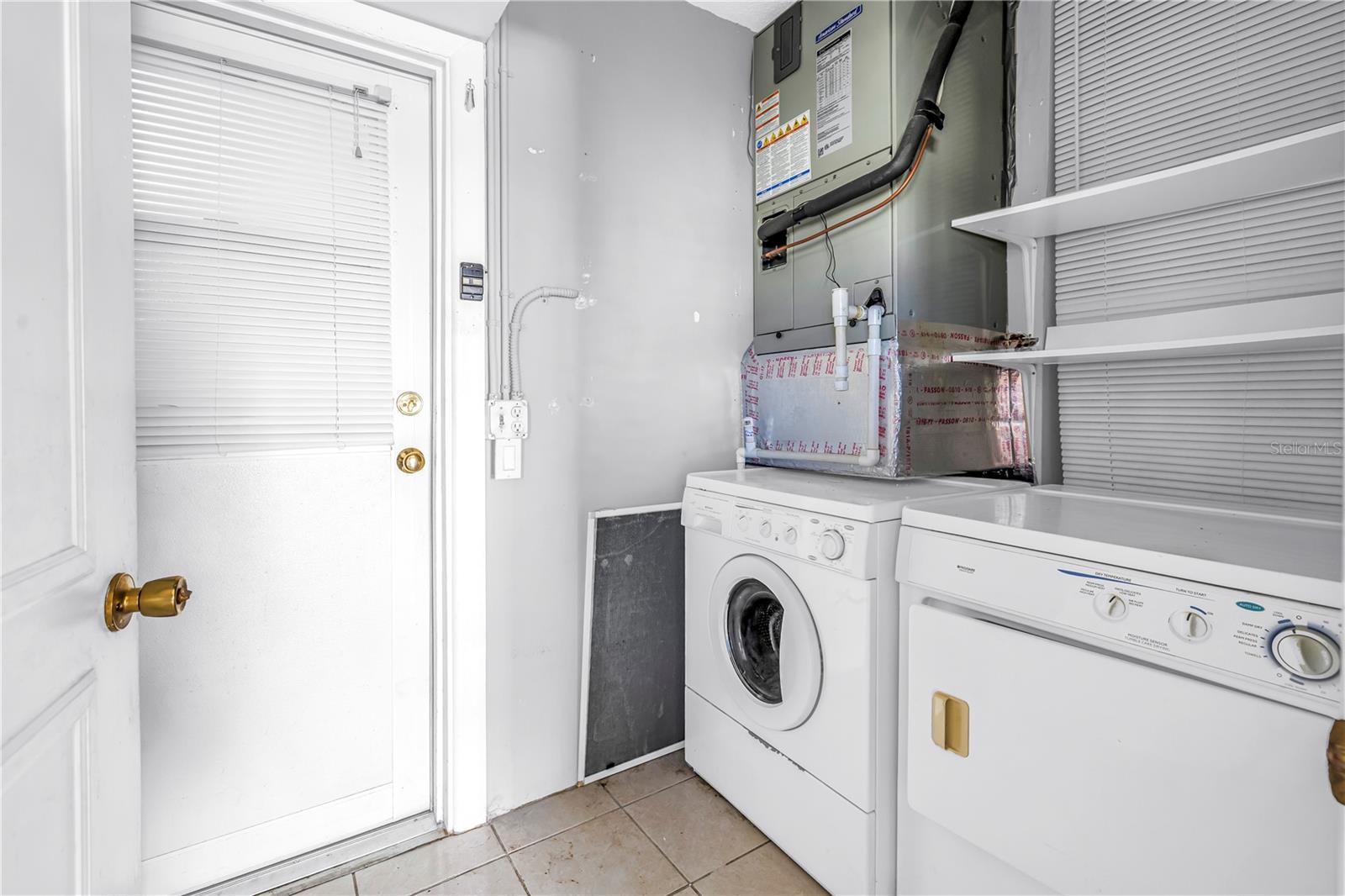 Image 10 of 25 For 9840 Mainlands Boulevard W