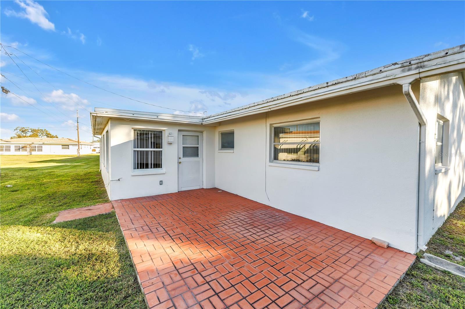 Image 17 of 25 For 9840 Mainlands Boulevard W