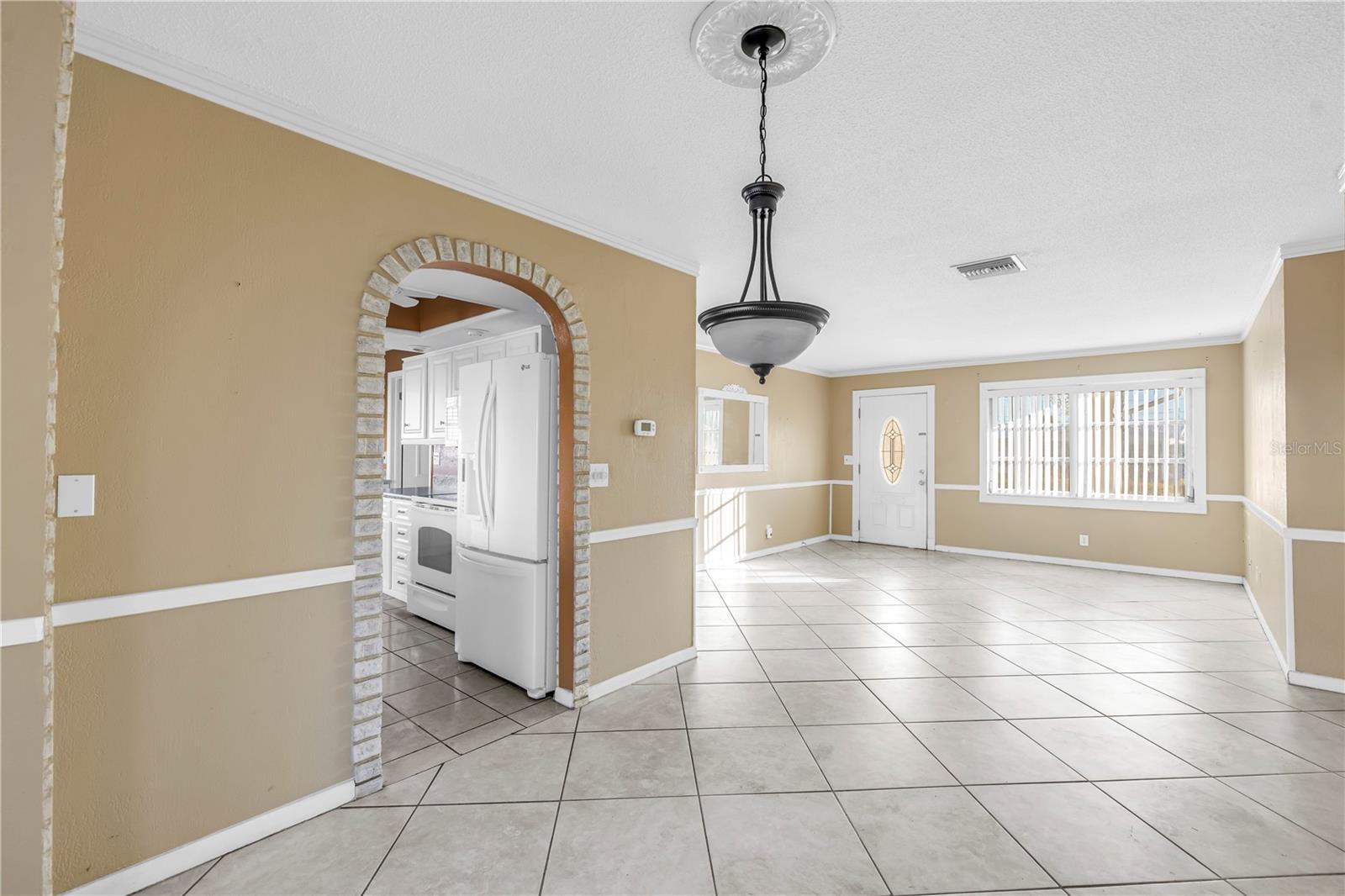 Image 5 of 25 For 9840 Mainlands Boulevard W