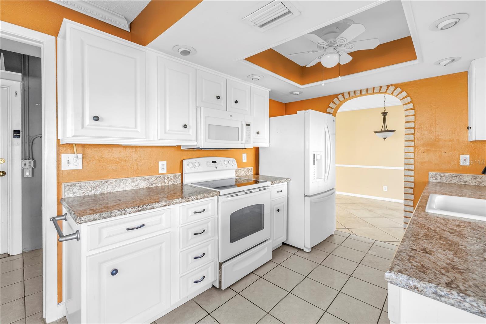 Image 8 of 25 For 9840 Mainlands Boulevard W