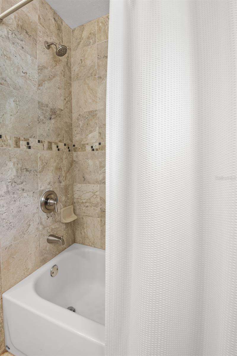 Image 22 of 35 For 1339 Buckingham Drive