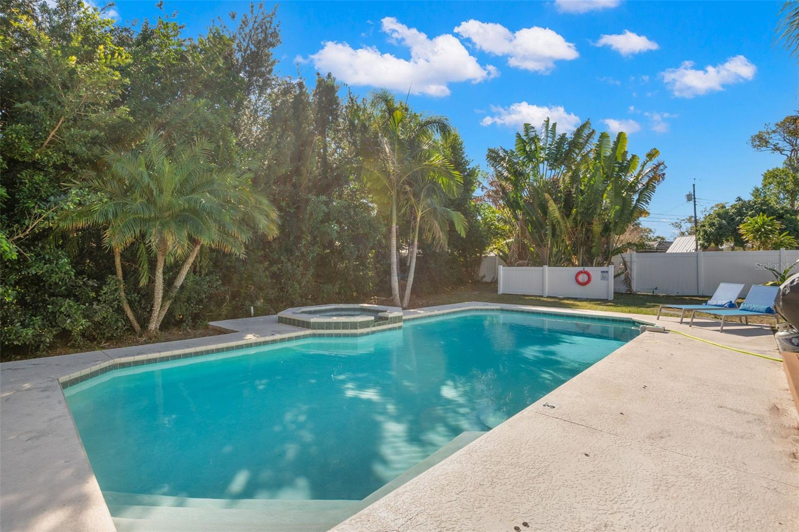 Image 24 of 35 For 1339 Buckingham Drive