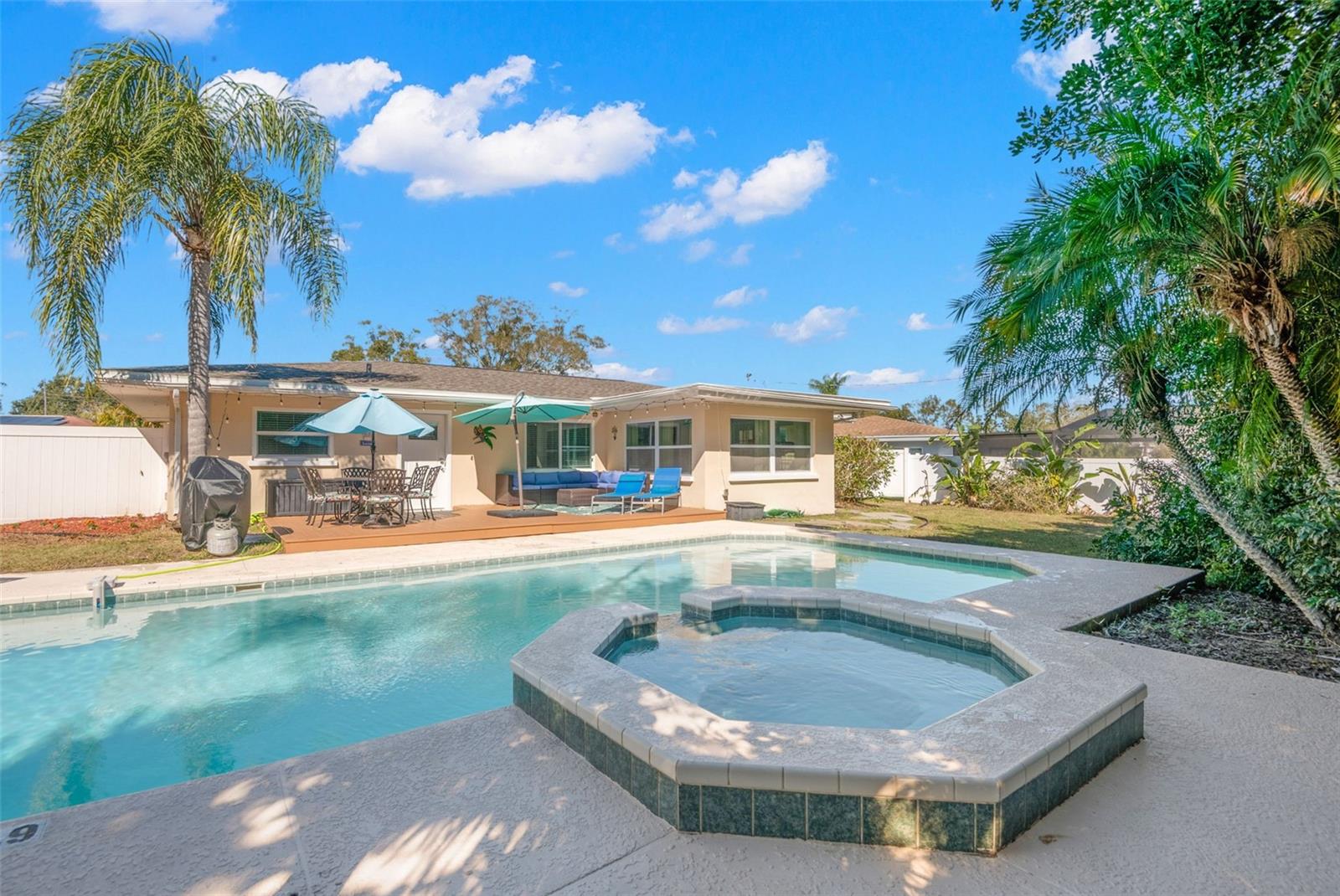 Image 28 of 35 For 1339 Buckingham Drive