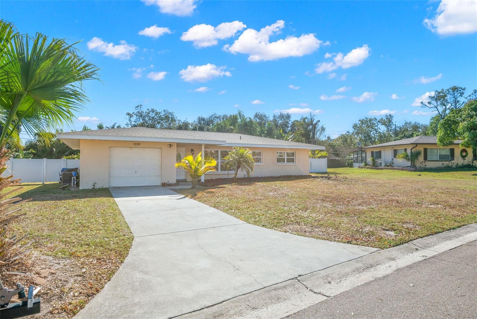 Image 3 of 35 For 1339 Buckingham Drive