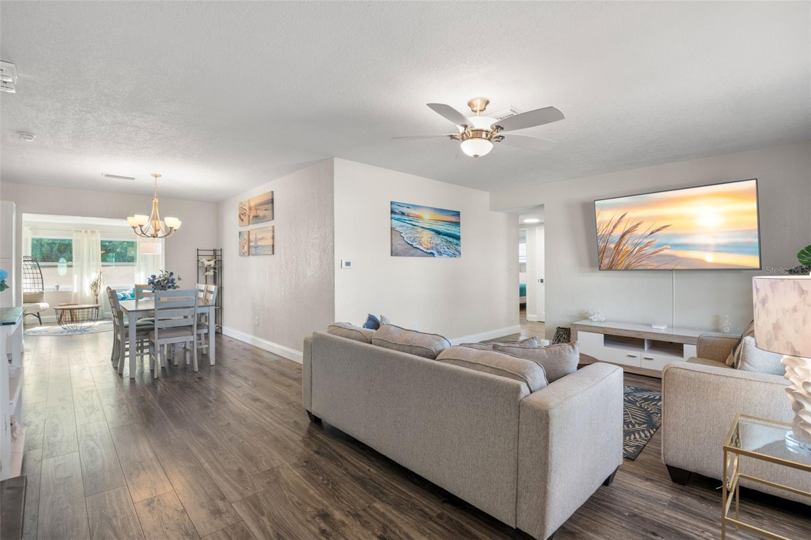 Image 4 of 35 For 1339 Buckingham Drive