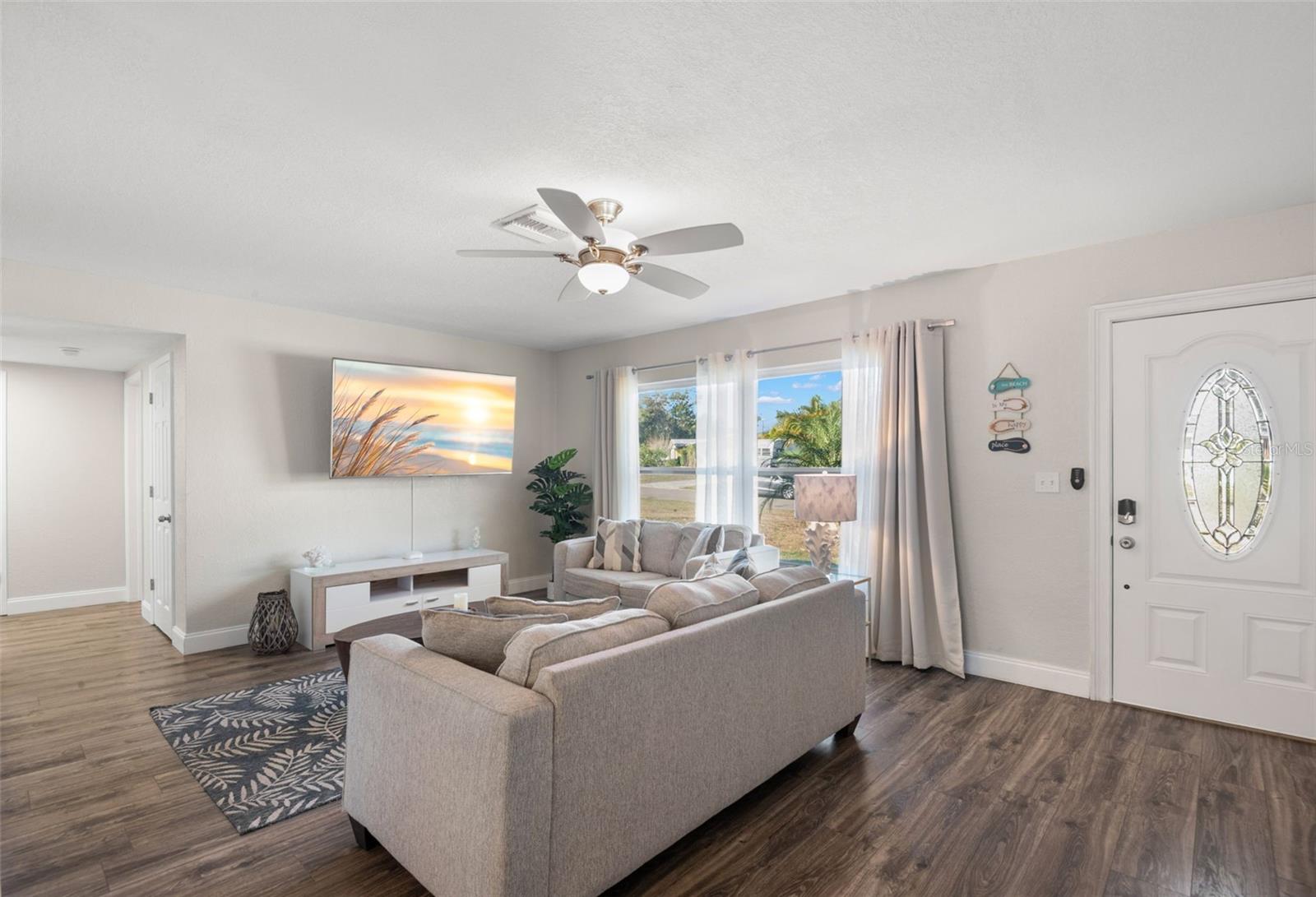 Image 5 of 35 For 1339 Buckingham Drive