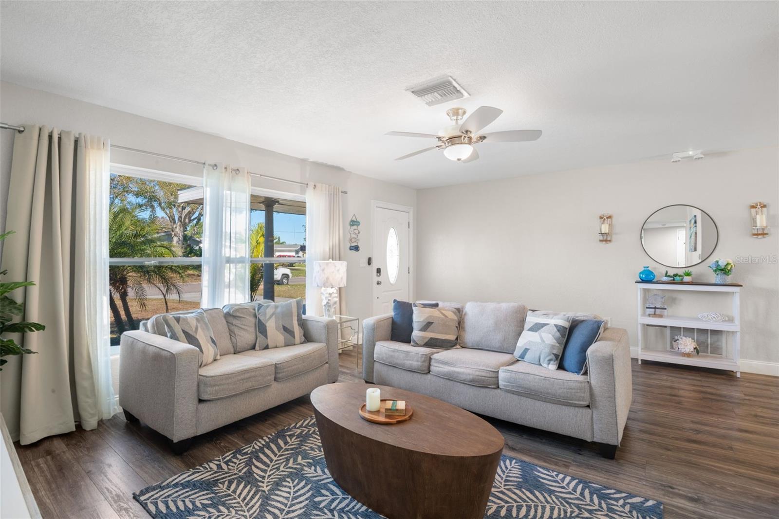 Image 7 of 35 For 1339 Buckingham Drive