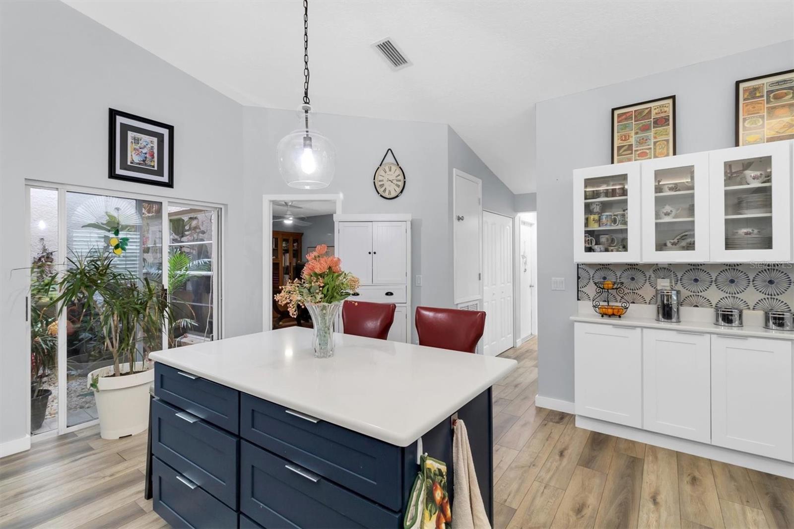 Image 13 of 36 For 3837 Darston Street