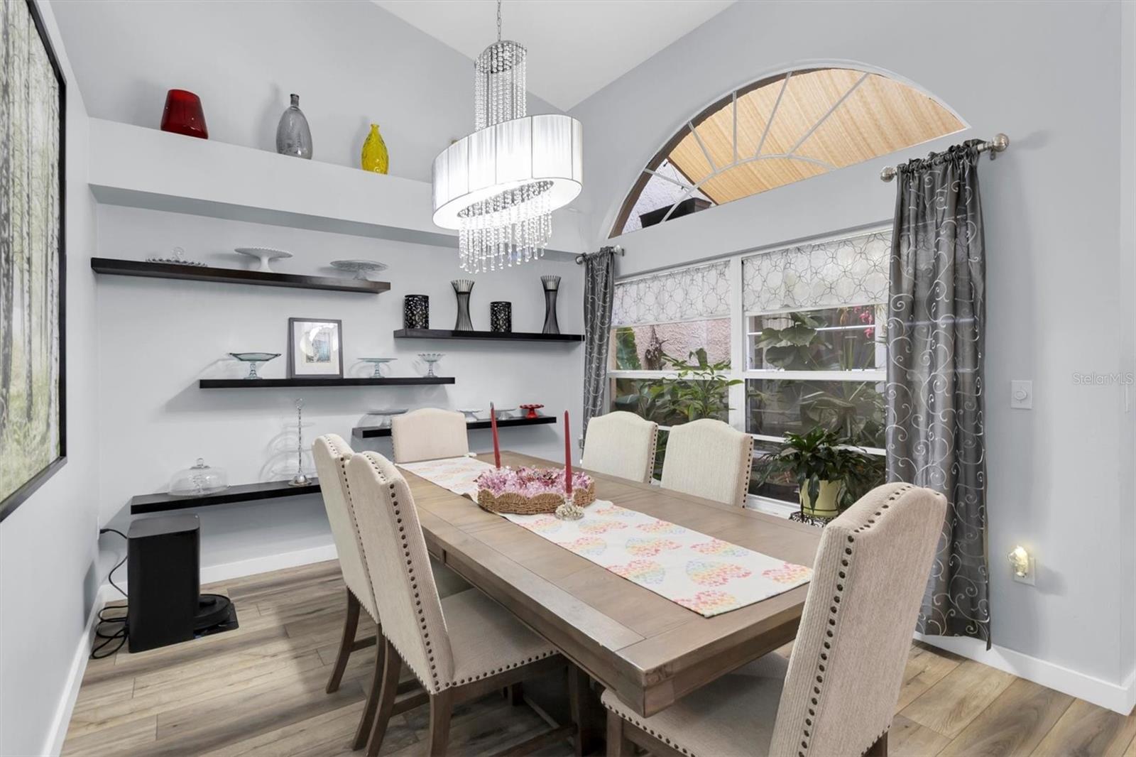 Image 14 of 36 For 3837 Darston Street