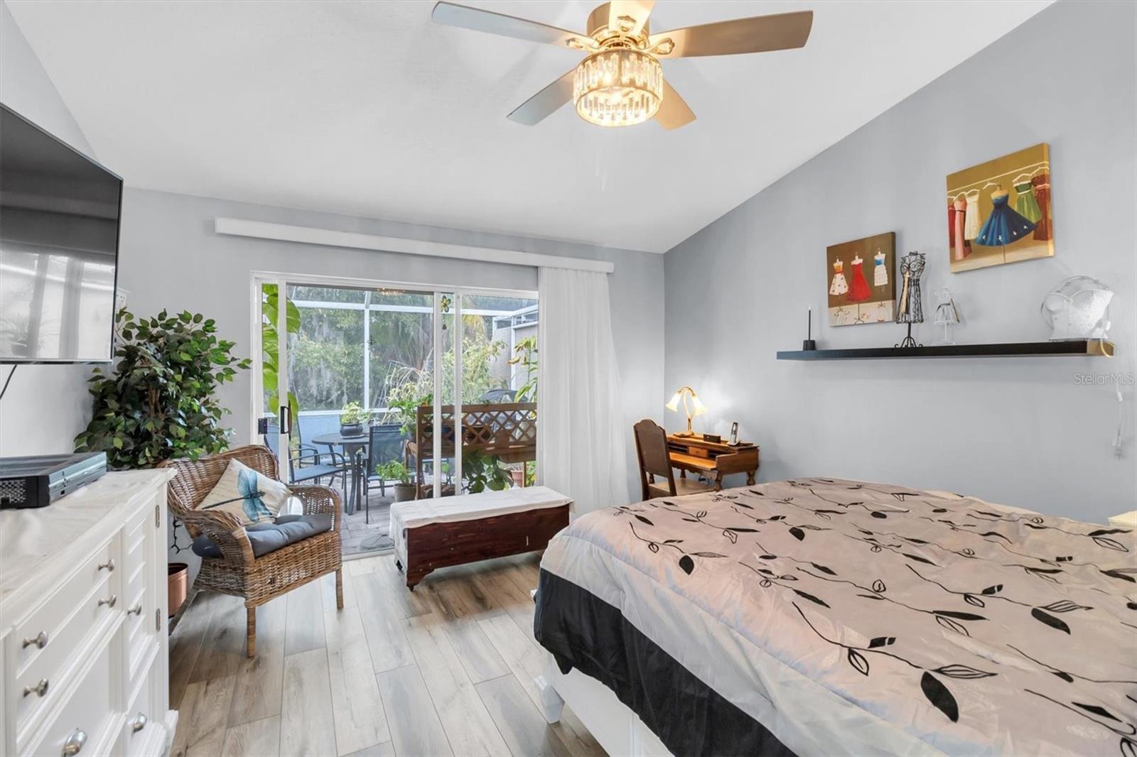 Image 17 of 36 For 3837 Darston Street