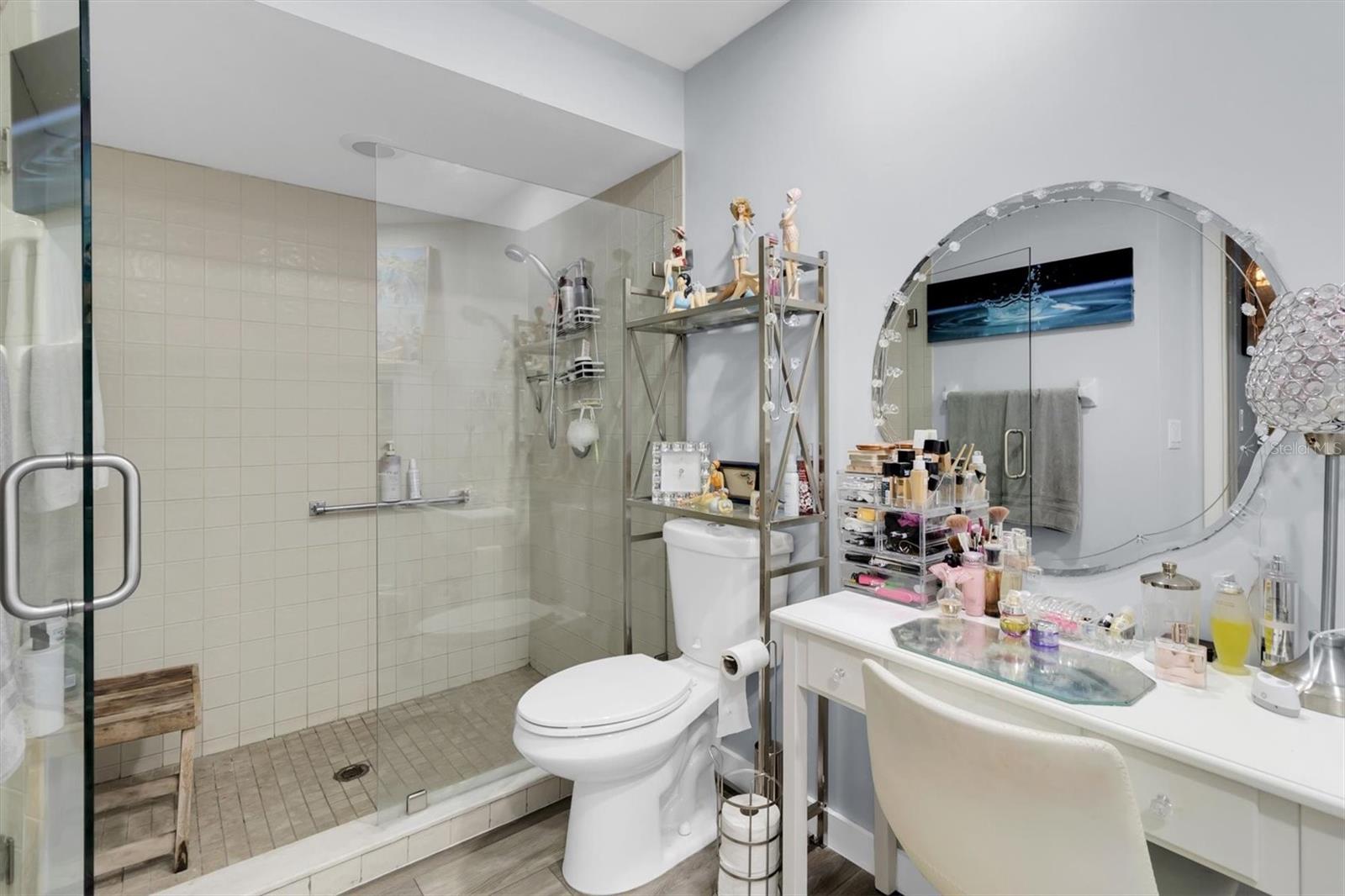 Image 18 of 36 For 3837 Darston Street